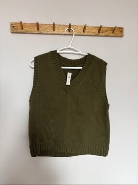 NWT Gap Knit V-Neck Sweater Vest
